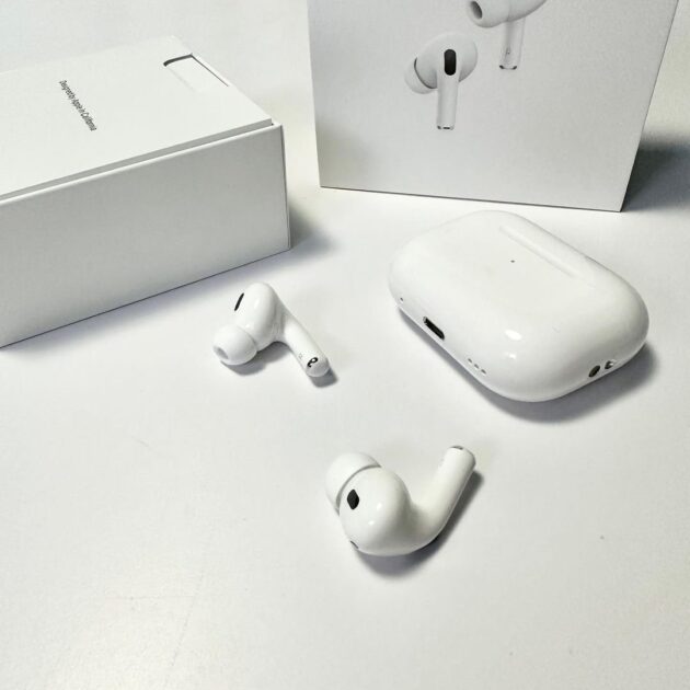 AirPods Pro (2nd generation) with MagSafe Charging Case (USB‑C)